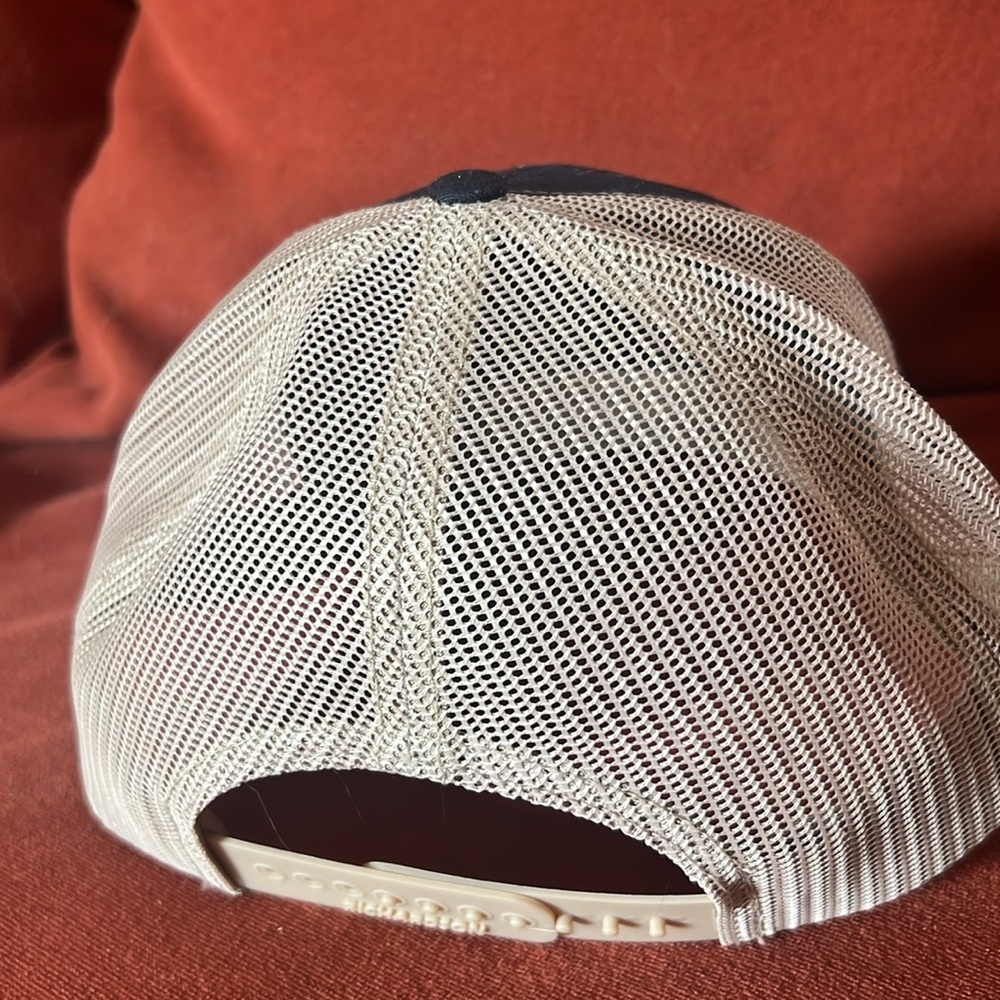 NWOT Ostrich brimmed rodeo /roping trucker hat - Picture 2 of 3